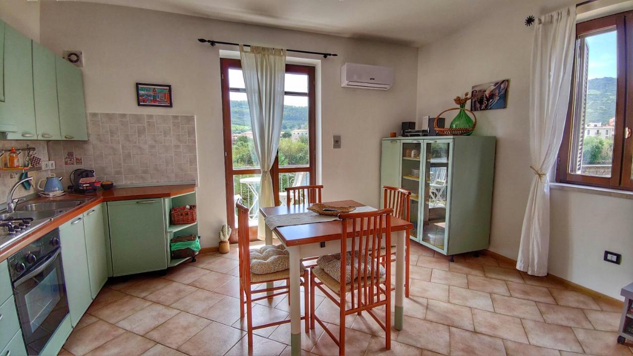 Temo River House Romantic Balcony And Peaceful Retreat In The Heart Of Bosa Ngoại thất bức ảnh
