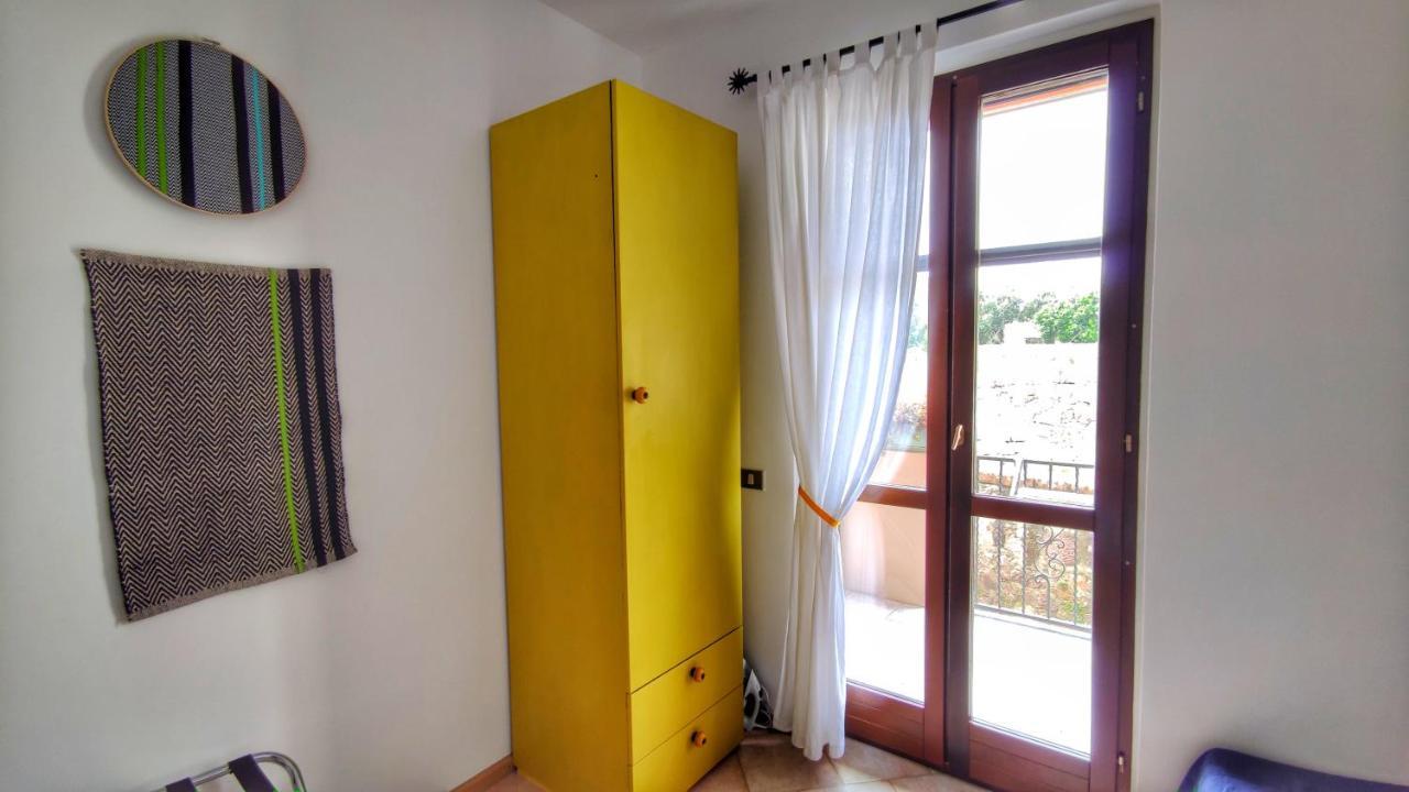 Temo River House Romantic Balcony And Peaceful Retreat In The Heart Of Bosa Ngoại thất bức ảnh