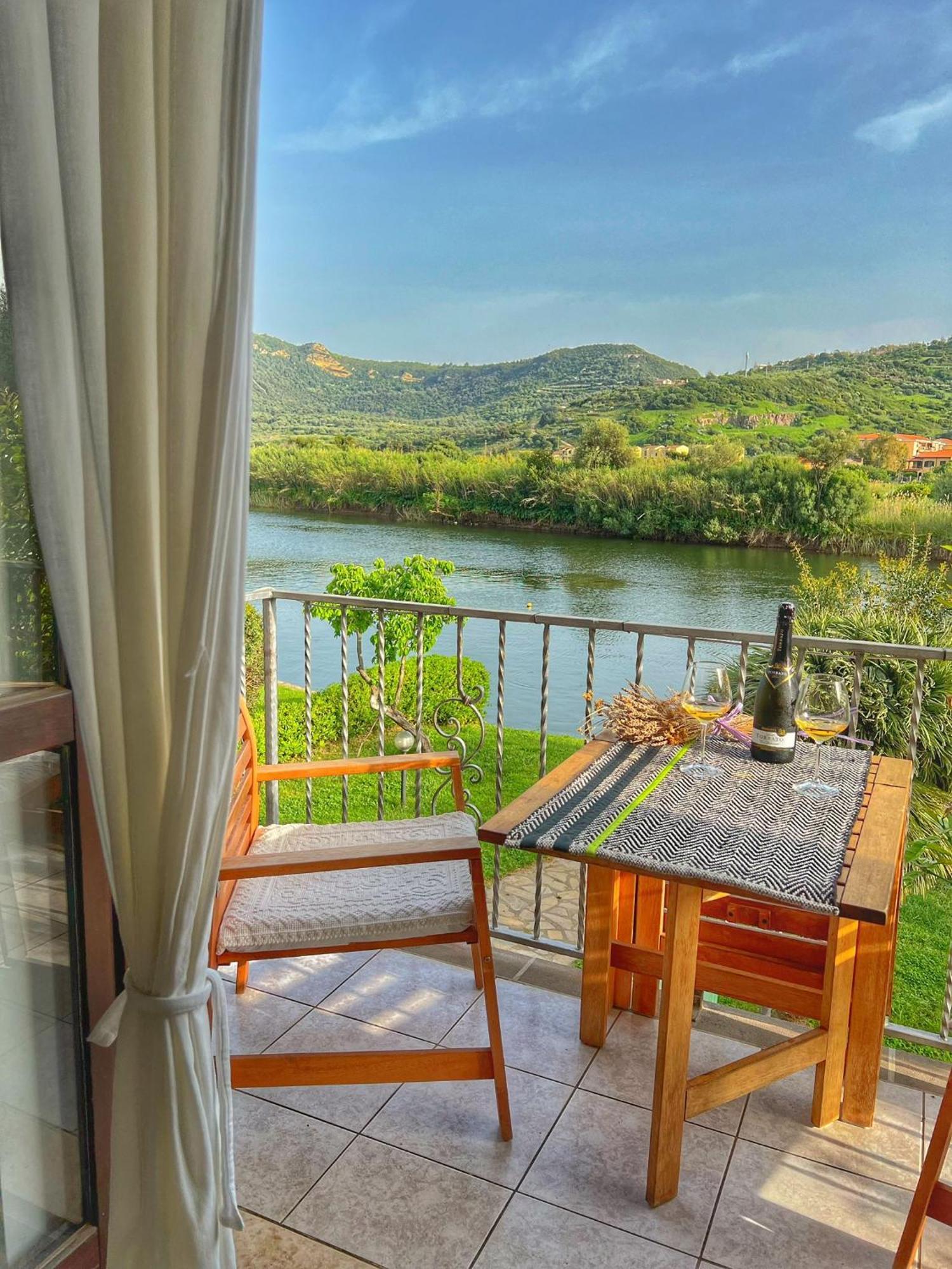 Temo River House Romantic Balcony And Peaceful Retreat In The Heart Of Bosa Ngoại thất bức ảnh