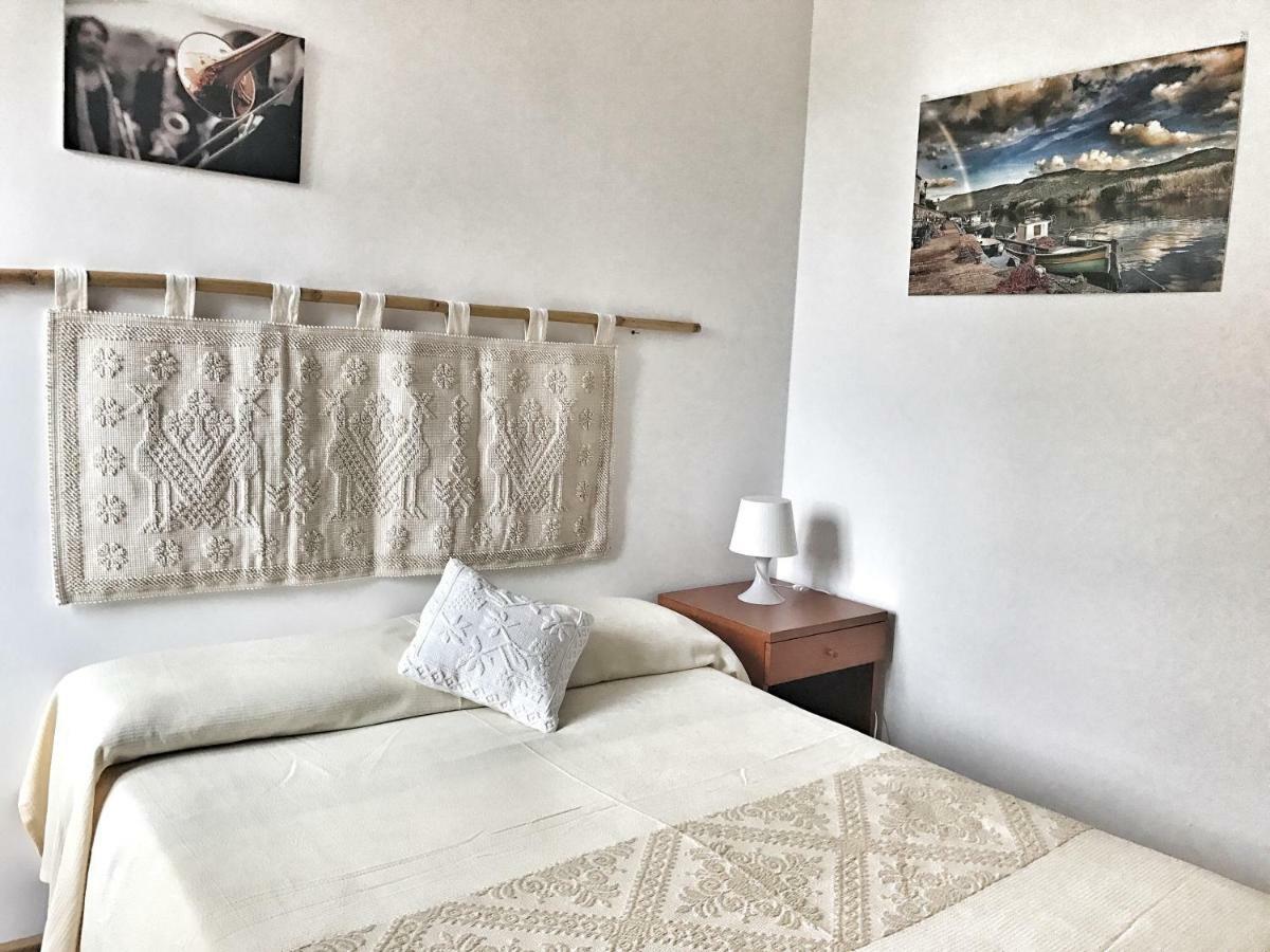 Temo River House Romantic Balcony And Peaceful Retreat In The Heart Of Bosa Ngoại thất bức ảnh